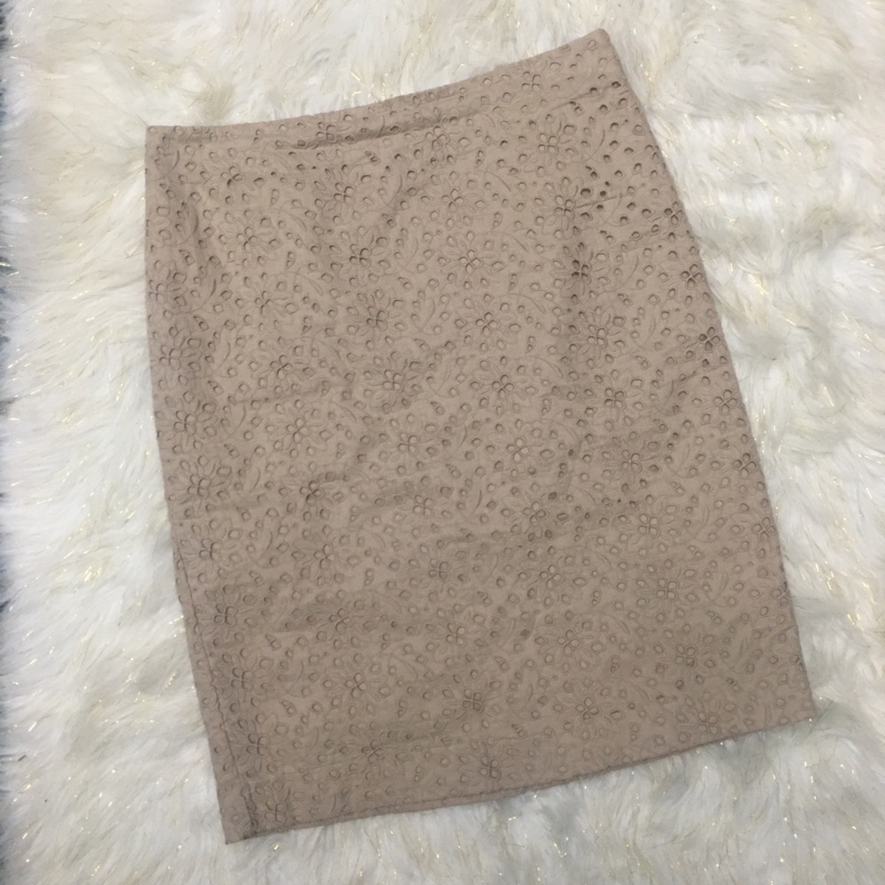 3/$25 Talbots beige eyelet skirt size 4